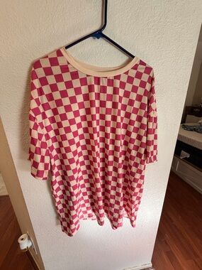 SHEIN Pink and Cream Checkerboard Short Sleeve Tee